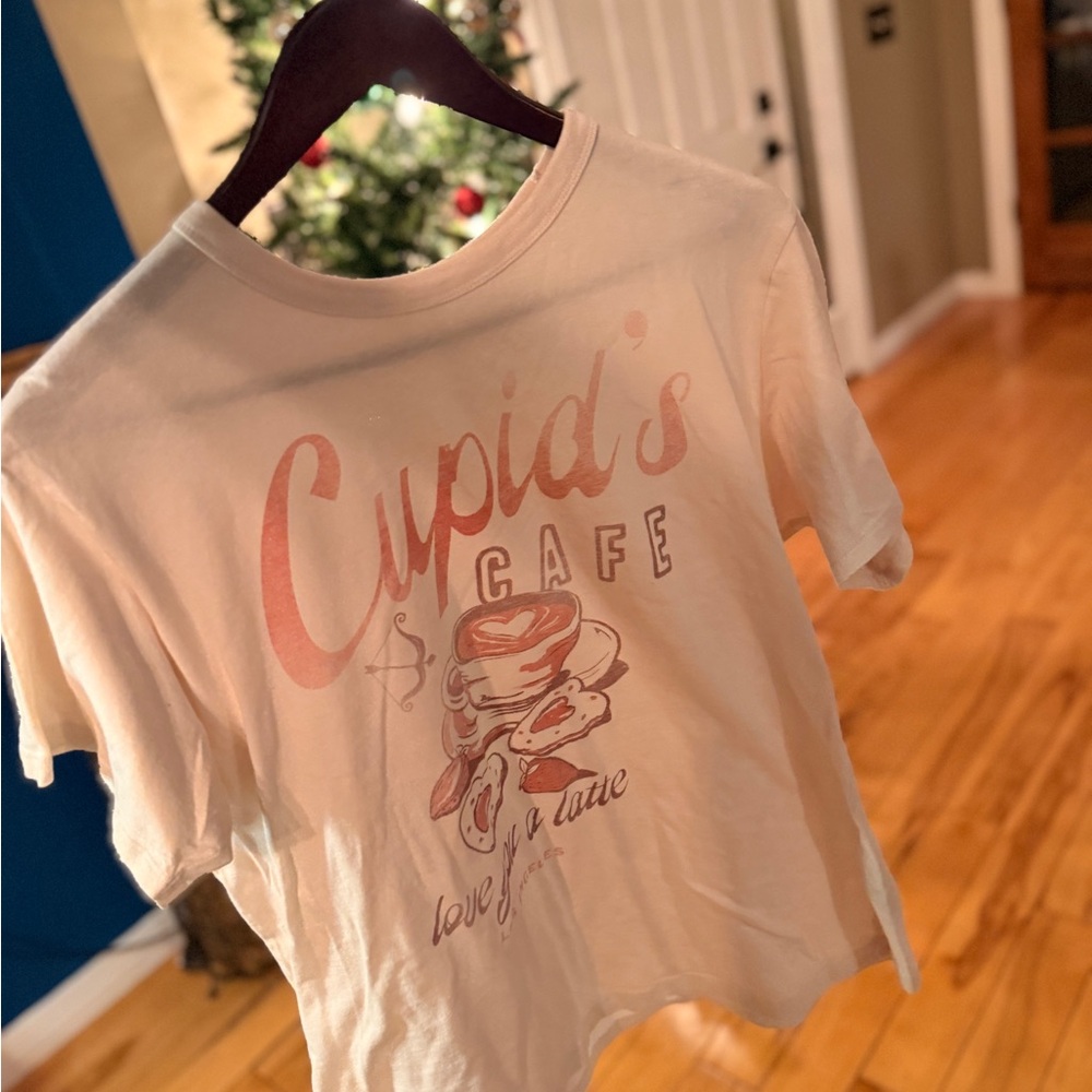 American Eagle Outfitters Cream Graphic Tee